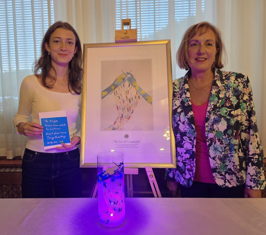 Presentation of unique schilling glass lamp to Anja Rozan.